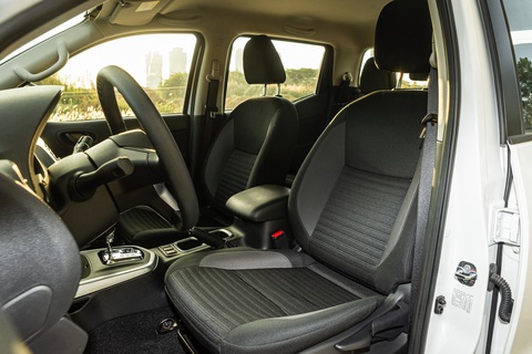 Navara giá rẻ - Toan tính mới của Nissan trong cuộc đua doanh số bán tải tại Việt Nam - Ảnh 4. Navara giá rẻ - Toan tính mới của Nissan trong cuộc đua doanh số bán tải tại Việt Nam - Ảnh 4.