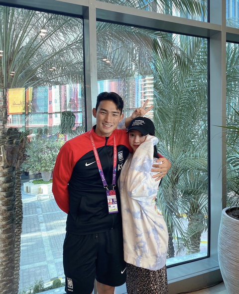 Soyeon (T-ara) chuẩn bị ‘đồ nghề’ qua Qatar cổ vũ ông xã kém 9 tuổi đá World Cup - Ảnh 2. Soyeon (T-ara) chuẩn bị ‘đồ nghề’ qua Qatar cổ vũ ông xã kém 9 tuổi đá World Cup - Ảnh 2.