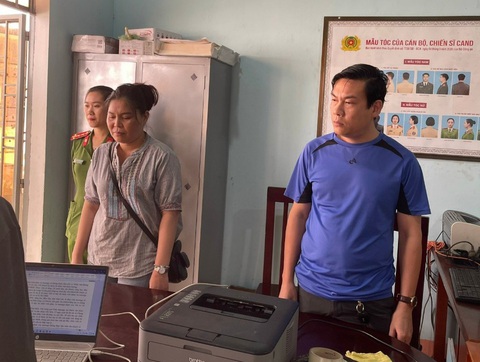 Giải cứu 7 cô bé dưới 16 tuổi bị bán vào cơ sở massage kích dục - Ảnh 1. Giải cứu 7 cô bé dưới 16 tuổi bị bán vào cơ sở massage kích dục - Ảnh 1.