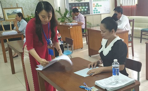 11 thí sinh vượt qua vòng 1 kỳ thi tuyển phó hiệu trưởng trường THPT ở TP.HCM - Ảnh 1. 11 thí sinh vượt qua vòng 1 kỳ thi tuyển phó hiệu trưởng trường THPT ở TP.HCM - Ảnh 1.