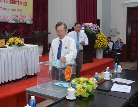 Miễn nhiệm chức danh chủ tịch UBND tỉnh Bình Thuận đối với ông Lê Tuấn Phong - Ảnh 2. Miễn nhiệm chức danh chủ tịch UBND tỉnh Bình Thuận đối với ông Lê Tuấn Phong - Ảnh 2.