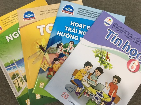 Nhà nước định giá sách giáo khoa là hợp lý - Ảnh 1. Nhà nước định giá sách giáo khoa là hợp lý - Ảnh 1.