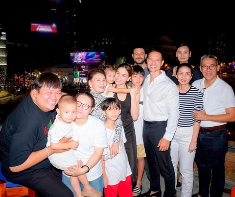 Lisa - Leon nhà Hồ Ngọc Hà cười tít mắt trong tiệc sinh nhật 2 tuổi - Ảnh 7. Lisa - Leon nhà Hồ Ngọc Hà cười tít mắt trong tiệc sinh nhật 2 tuổi - Ảnh 7.