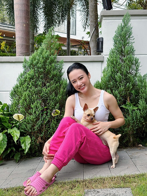 Ảnh vui sao Việt 5-11: Con gái Đông Nhi khoái chí xuất ngoại cùng bố mẹ - Ảnh 2. Ảnh vui sao Việt 5-11: Con gái Đông Nhi khoái chí xuất ngoại cùng bố mẹ - Ảnh 2.