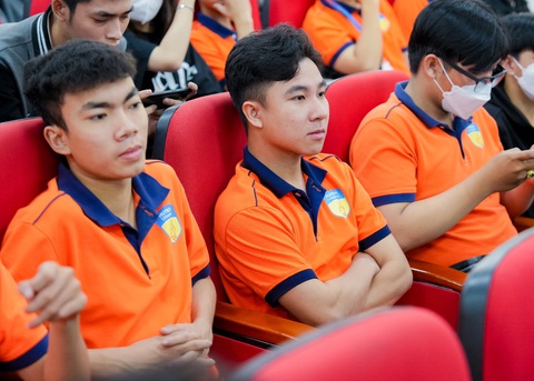 Sinh viên HUTECH học từ Chủ tịch Tập đoàn xây dựng Hòa Bình Lê Viết Hải - Ảnh 2. Sinh viên HUTECH học từ Chủ tịch Tập đoàn xây dựng Hòa Bình Lê Viết Hải - Ảnh 2.