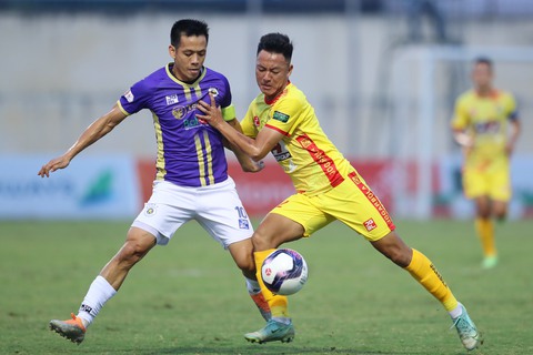 Đội trưởng Văn Quyết chấn thương nặng, chia tay V-League 2022 - Ảnh 1. Đội trưởng Văn Quyết chấn thương nặng, chia tay V-League 2022 - Ảnh 1.