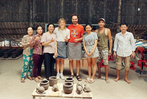 Du lịch kiểu ‘tay lấm bùn’ khiến khách châu Âu mê tít khi về miền Tây - Ảnh 1. Du lịch kiểu ‘tay lấm bùn’ khiến khách châu Âu mê tít khi về miền Tây - Ảnh 1.