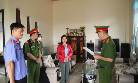 Bắt cán bộ địa chính xã chiếm đoạt của dân 1,3 tỉ đồng - Ảnh 1. Bắt cán bộ địa chính xã chiếm đoạt của dân 1,3 tỉ đồng - Ảnh 1.
