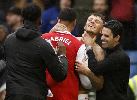 Arsenal đánh bại Chelsea, tiếp tục dẫn đầu Premier League - Ảnh 1. Arsenal đánh bại Chelsea, tiếp tục dẫn đầu Premier League - Ảnh 1.