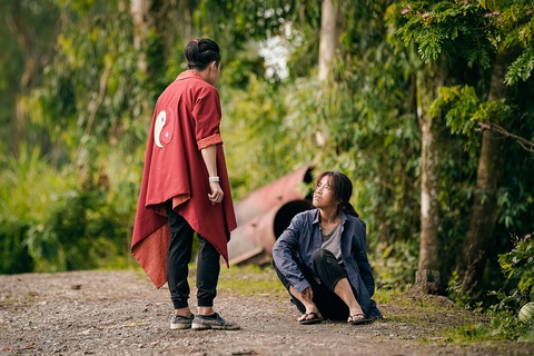 Puka ‘phun vòi rồng’ khi đóng ‘Kẻ độc hành’ - Ảnh 6. Puka ‘phun vòi rồng’ khi đóng ‘Kẻ độc hành’ - Ảnh 6.