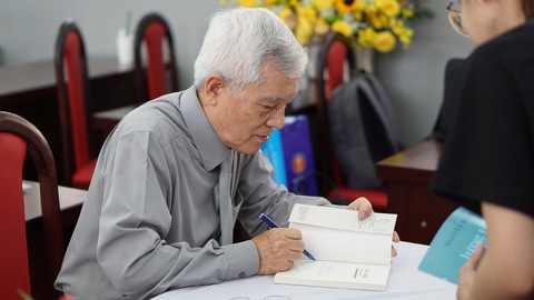 Học văn là học tha nhân và chính ta - Ảnh 1. Học văn là học tha nhân và chính ta - Ảnh 1.