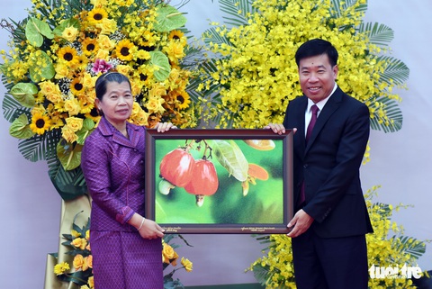 Tăng cường mối quan hệ tốt đẹp với láng giềng Campuchia - Ảnh 2. Tăng cường mối quan hệ tốt đẹp với láng giềng Campuchia - Ảnh 2.