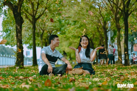 Sắc thu về bên bờ kênh Nhiêu Lộc - Thị Nghè - Ảnh 1. Sắc thu về bên bờ kênh Nhiêu Lộc - Thị Nghè - Ảnh 1.