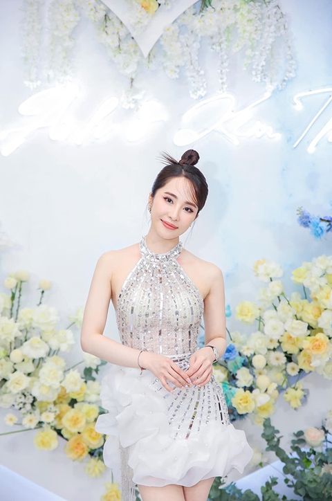 Ảnh vui sao Việt 6-11: ‘Uất hận con’ giống hệt Lê Dương Bảo Lâm - Ảnh 10. Ảnh vui sao Việt 6-11: ‘Uất hận con’ giống hệt Lê Dương Bảo Lâm - Ảnh 10.