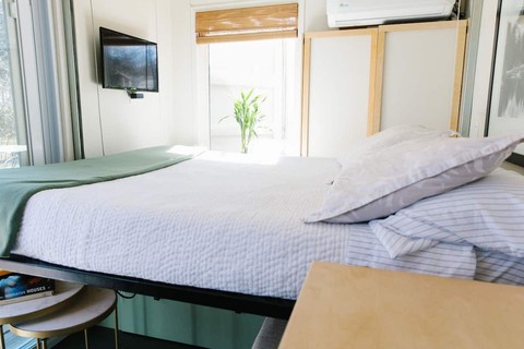 Độ container thành nhà với tiện nghi bất ngờ: Bên trong đẹp như homestay - Ảnh 7. Độ container thành nhà với tiện nghi bất ngờ: Bên trong đẹp như homestay - Ảnh 7.