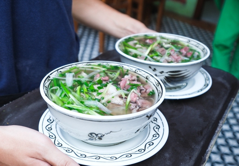 Cùng Phở xuống phố điểm danh phở ngon Hà Nội: Phở Sướng, Khôi Hói, Ngọc Vượng... - Ảnh 6. Cùng Phở xuống phố điểm danh phở ngon Hà Nội: Phở Sướng, Khôi Hói, Ngọc Vượng... - Ảnh 6.