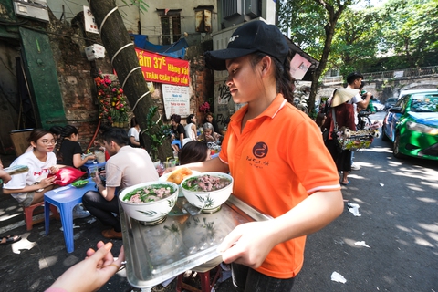 Cùng Phở xuống phố điểm danh phở ngon Hà Nội: Phở Sướng, Khôi Hói, Ngọc Vượng... - Ảnh 11. Cùng Phở xuống phố điểm danh phở ngon Hà Nội: Phở Sướng, Khôi Hói, Ngọc Vượng... - Ảnh 11.