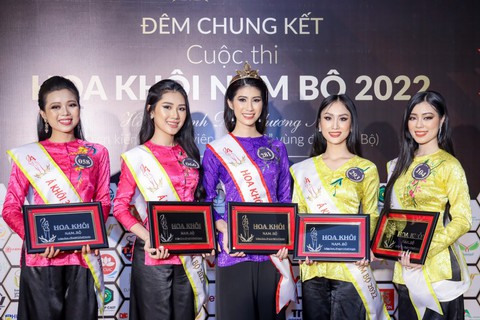 Nhan sắc người đẹp sở hữu vương miện trầm hương Hoa khôi Nam Bộ 2022 - Ảnh 4. Nhan sắc người đẹp sở hữu vương miện trầm hương Hoa khôi Nam Bộ 2022 - Ảnh 4.