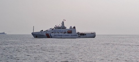 Tàu cứu hộ Việt Nam cập mạn tàu Nhật Bản đưa hơn 300 người Sri Lanka gặp nạn vào bờ - Ảnh 3. Tàu cứu hộ Việt Nam cập mạn tàu Nhật Bản đưa hơn 300 người Sri Lanka gặp nạn vào bờ - Ảnh 3.