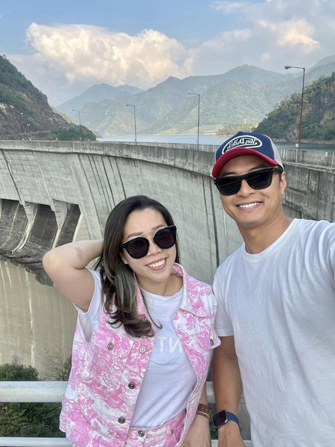 Hồng Đăng tình bể bình bên bà xã - Ảnh 2. Hồng Đăng tình bể bình bên bà xã - Ảnh 2.