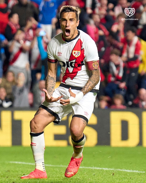 Real Madrid thua trận đầu tiên tại La Liga mùa này - Ảnh 2. Real Madrid thua trận đầu tiên tại La Liga mùa này - Ảnh 2.