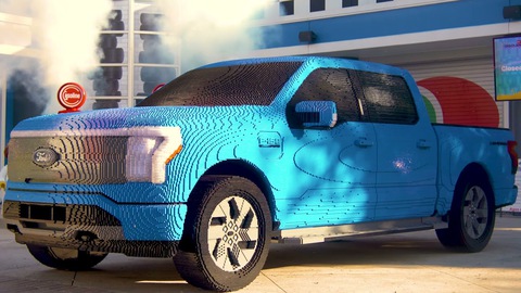 Bậc thầy lắp Lego mất 1.600 giờ và 300.000 mảnh ghép để tạo ra xe Ford như thật - Ảnh 2. Bậc thầy lắp Lego mất 1.600 giờ và 300.000 mảnh ghép để tạo ra xe Ford như thật - Ảnh 2.