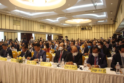 Thủ tướng Hun Sen: Hai nước phát triển hạ tầng để thúc đẩy dòng chảy đầu tư, thương mại - Ảnh 2. Thủ tướng Hun Sen: Hai nước phát triển hạ tầng để thúc đẩy dòng chảy đầu tư, thương mại - Ảnh 2.