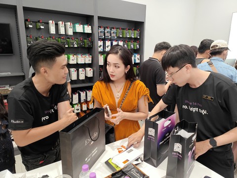 Nhà máy Trung Quốc bùng dịch, iPhone 14 tại Việt Nam khan hàng - Ảnh 1. Nhà máy Trung Quốc bùng dịch, iPhone 14 tại Việt Nam khan hàng - Ảnh 1.