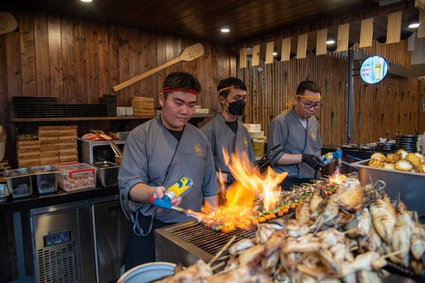 Trọn vẹn tinh hoa ẩm thực nướng Nhật Bản Yakiniku và Yakitori trong 1 địa điểm - Ảnh 3. Trọn vẹn tinh hoa ẩm thực nướng Nhật Bản Yakiniku và Yakitori trong 1 địa điểm - Ảnh 3.