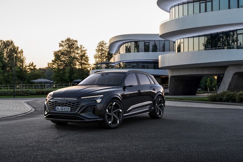 Audi Q8 e-tron ra mắt: Xe điện tiện nghi nhất của Audi - Ảnh 7. Audi Q8 e-tron ra mắt: Xe điện tiện nghi nhất của Audi - Ảnh 7.