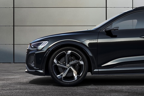 Audi Q8 e-tron ra mắt: Xe điện tiện nghi nhất của Audi - Ảnh 10. Audi Q8 e-tron ra mắt: Xe điện tiện nghi nhất của Audi - Ảnh 10.