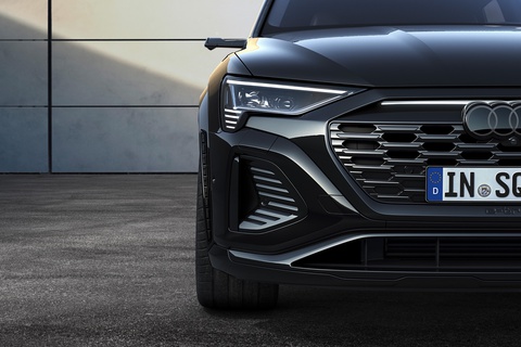 Audi Q8 e-tron ra mắt: Xe điện tiện nghi nhất của Audi - Ảnh 9. Audi Q8 e-tron ra mắt: Xe điện tiện nghi nhất của Audi - Ảnh 9.