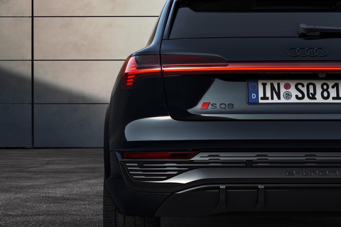 Audi Q8 e-tron ra mắt: Xe điện tiện nghi nhất của Audi - Ảnh 11. Audi Q8 e-tron ra mắt: Xe điện tiện nghi nhất của Audi - Ảnh 11.