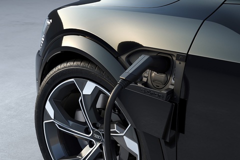 Audi Q8 e-tron ra mắt: Xe điện tiện nghi nhất của Audi - Ảnh 12. Audi Q8 e-tron ra mắt: Xe điện tiện nghi nhất của Audi - Ảnh 12.