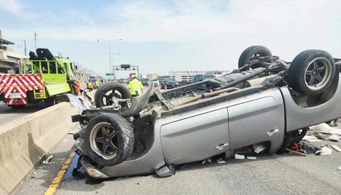 Lamborghini Aventador phóng ẩu, làm tan tành 3 xe nhưng người ngồi trong không hề hấn - Ảnh 4. Lamborghini Aventador phóng ẩu, làm tan tành 3 xe nhưng người ngồi trong không hề hấn - Ảnh 4.