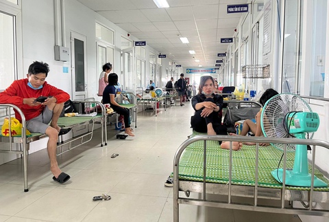 Quảng Nam, Đà Nẵng báo động số ca sốt xuất huyết tăng gấp 3 lần - Ảnh 2. Quảng Nam, Đà Nẵng báo động số ca sốt xuất huyết tăng gấp 3 lần - Ảnh 2.