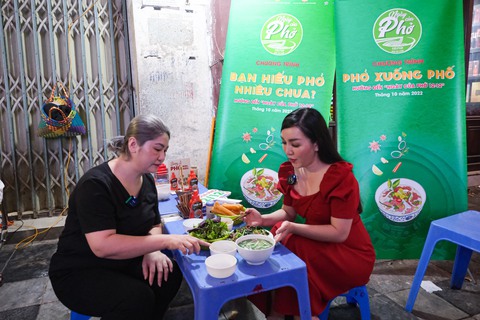 Cùng Phở xuống phố điểm danh phở ngon Hà Nội: Phở Sướng, Khôi Hói, Ngọc Vượng... - Ảnh 19. Cùng Phở xuống phố điểm danh phở ngon Hà Nội: Phở Sướng, Khôi Hói, Ngọc Vượng... - Ảnh 19.