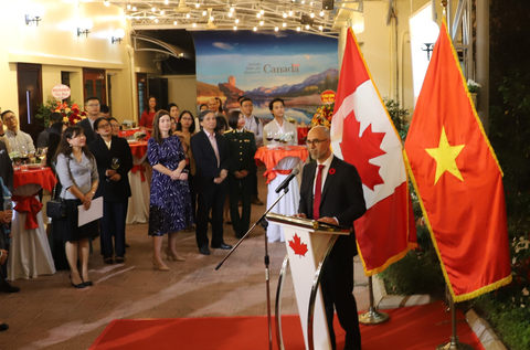 dai su canada-ky niem 5 năm dai su canada-ky niem 5 năm