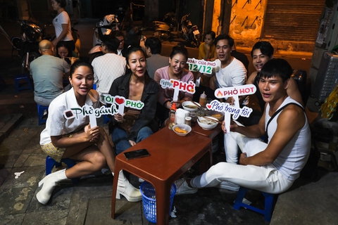 Cùng Phở xuống phố điểm danh phở ngon Hà Nội: Phở Sướng, Khôi Hói, Ngọc Vượng... - Ảnh 4. Cùng Phở xuống phố điểm danh phở ngon Hà Nội: Phở Sướng, Khôi Hói, Ngọc Vượng... - Ảnh 4.