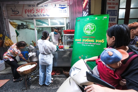 Cùng Phở xuống phố điểm danh phở ngon Hà Nội: Phở Sướng, Khôi Hói, Ngọc Vượng... - Ảnh 3. Cùng Phở xuống phố điểm danh phở ngon Hà Nội: Phở Sướng, Khôi Hói, Ngọc Vượng... - Ảnh 3.