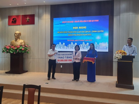 Ngành điện TP.HCM gắn kết với cấp ủy, chính quyền quận Phú Nhuận - Ảnh 4. Ngành điện TP.HCM gắn kết với cấp ủy, chính quyền quận Phú Nhuận - Ảnh 4.