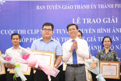 Thành Đoàn TP.HCM đoạt giải nhất cuộc thi clip ngắn tuyên truyền hình ảnh Công dân TP - Ảnh 1. Thành Đoàn TP.HCM đoạt giải nhất cuộc thi clip ngắn tuyên truyền hình ảnh Công dân TP - Ảnh 1.
