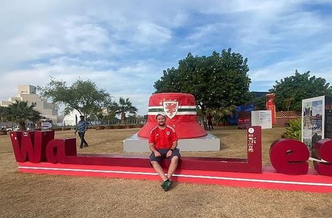 Xin đi tí rồi về, ông chồng bay thẳng sang Qatar xem World Cup 2022 - Ảnh 2. Xin đi tí rồi về, ông chồng bay thẳng sang Qatar xem World Cup 2022 - Ảnh 2.