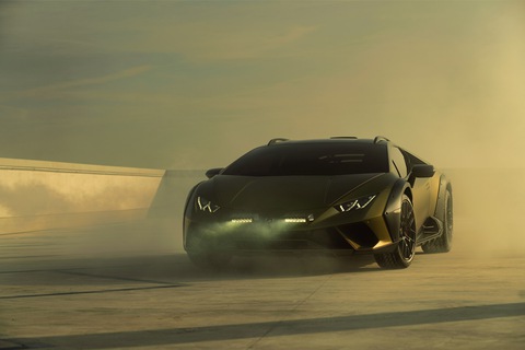 Urus gánh doanh số, Lamborghini lần thứ 3 liên tiếp phá kỷ lục bán xe- Ảnh 2. Lamborghini Huracan sẽ bị thay thế trong năm 2024, đồng nghĩa với năm nay lại là một năm Lamborghini chỉ có 2 xe mở bán cùng lúc là Urus và Revuelto - Ảnh: Lamborghini
