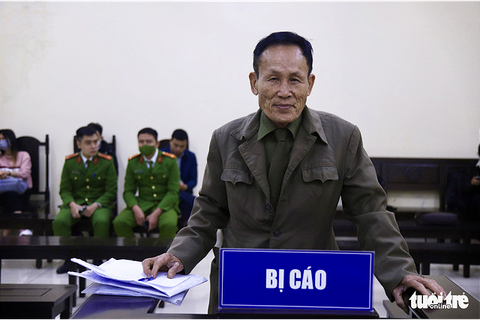 Ông Hiệp khùng lãnh 8 năm 6 tháng tù trong vụ cháy nhà trọ khiến hai vợ chồng chết - Ảnh 1. Ông Hiệp khùng lãnh 8 năm 6 tháng tù trong vụ cháy nhà trọ khiến hai vợ chồng chết - Ảnh 1.