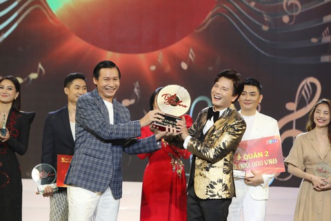 Thanh Thanh Huyền trở thành Miss Charm Vietnam; Taylor Swift lấn sân đạo diễn phim - Ảnh 3. Thanh Thanh Huyền trở thành Miss Charm Vietnam; Taylor Swift lấn sân đạo diễn phim - Ảnh 3.