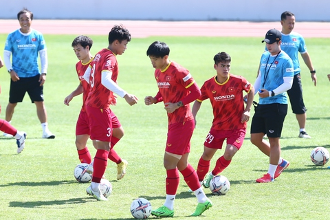 Phan Văn Đức và Thanh Nhân vắng buổi tập cuối cùng tại Bà Rịa - Vũng Tàu - Ảnh 1. Phan Văn Đức và Thanh Nhân vắng buổi tập cuối cùng tại Bà Rịa - Vũng Tàu - Ảnh 1.