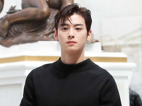 Lee Min Ho bị trai đẹp không góc chết Cha Eun Woo soán mất ngôi vương - Ảnh 2. Lee Min Ho bị trai đẹp không góc chết Cha Eun Woo soán mất ngôi vương - Ảnh 2.