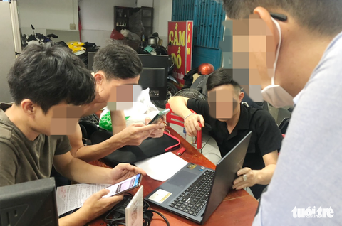 Mùa… cầm đồ - Ảnh 1. Mùa… cầm đồ - Ảnh 1.