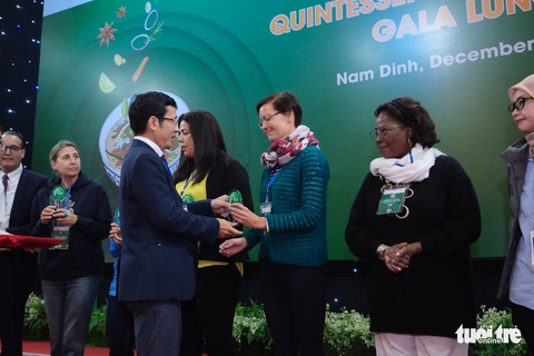 Đại sứ và các nhà ngoại giao hào hứng trải nghiệm phở tại Nam Định - Ảnh 3. Đại sứ và các nhà ngoại giao hào hứng trải nghiệm phở tại Nam Định - Ảnh 3.